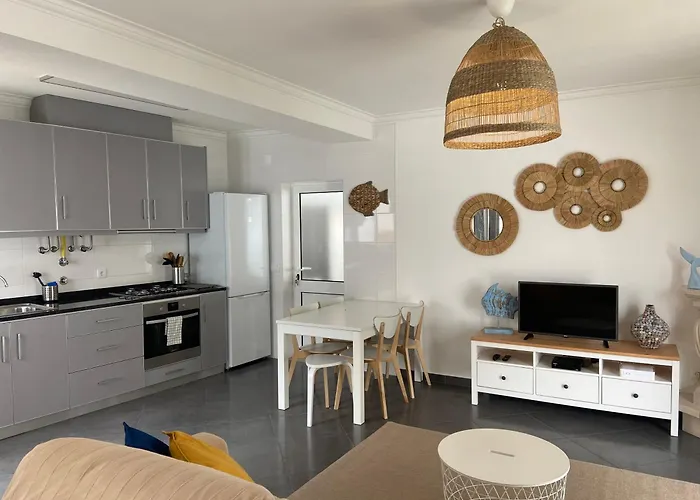 Charming Villa With Private Poll